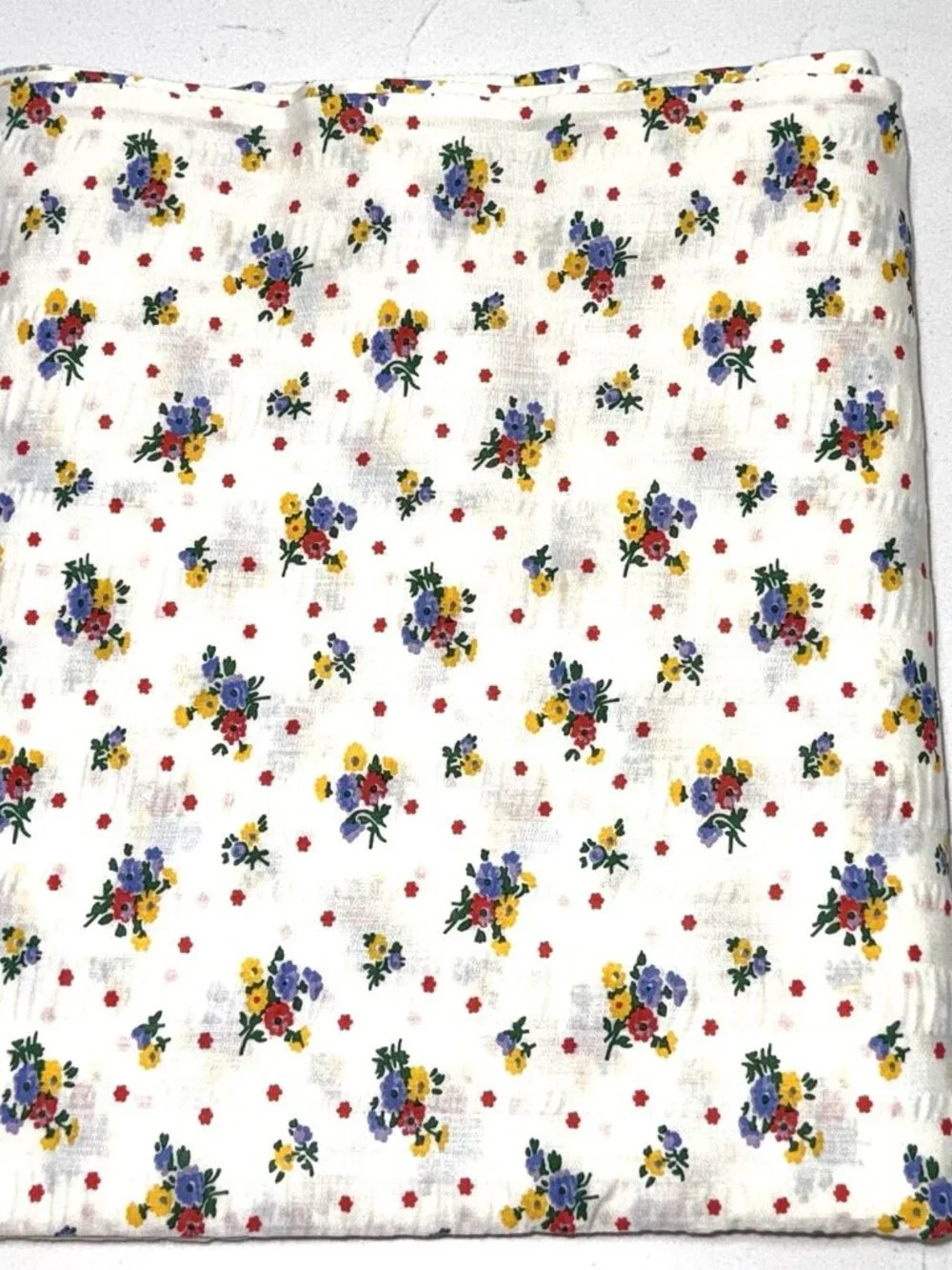 Vintage Fabric Flower Bouquets Primary Colors 1.6 Yds x 44